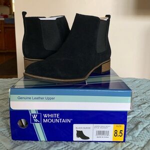 White Mountain Black Suede Leather Ankle Boot